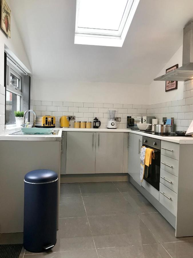 Stylish 3 Bedroom House Only 5 Mins From M6/M58 Wigan Extérieur photo