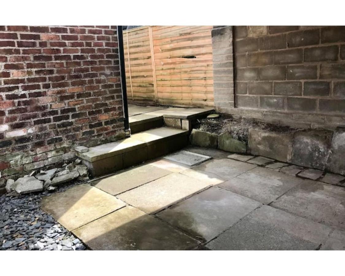 Stylish 3 Bedroom House Only 5 Mins From M6/M58 Wigan Extérieur photo